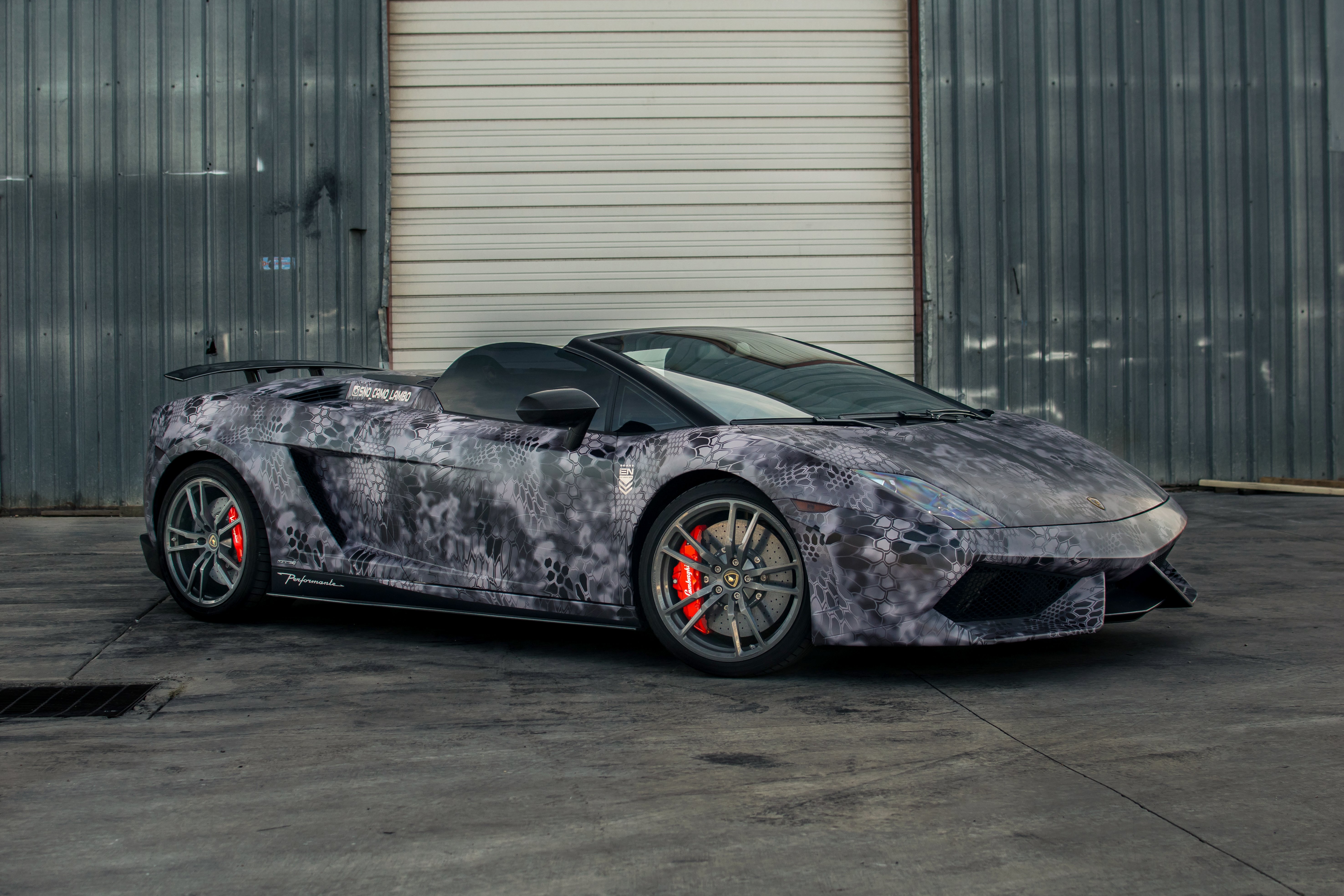 photo_4331_kryptek_lamborghini_performante_197257_original.jpg